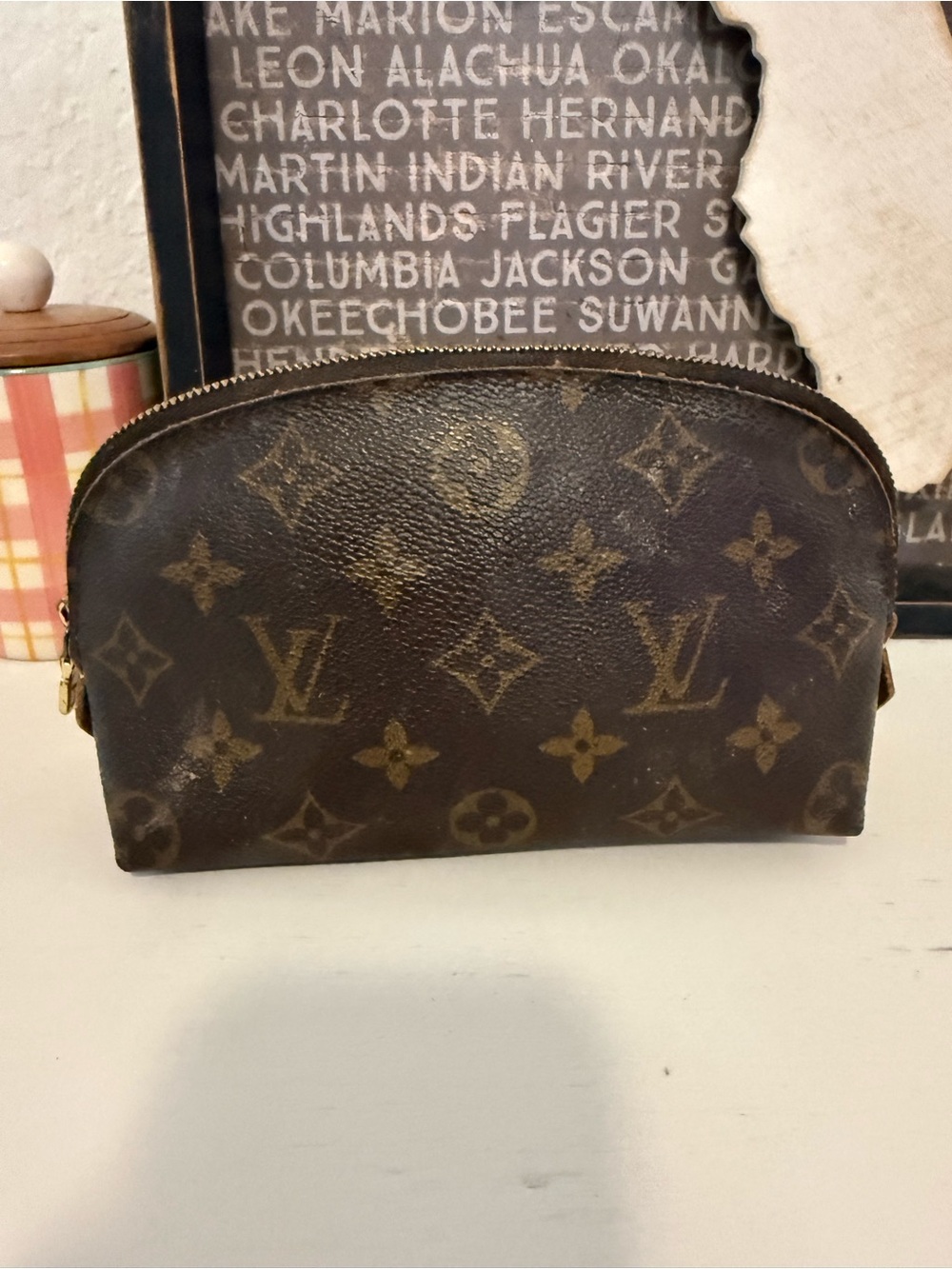 Vintage Louis Vuitton cosmetic case NICE !!